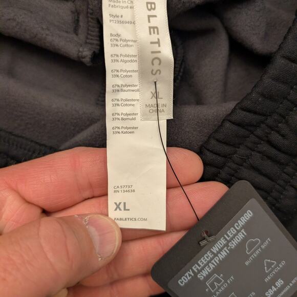 Women's Fabletics Cozy Fleece Wide Leg Cargo Sweatpant Black Size XL - Picture 6 of 7